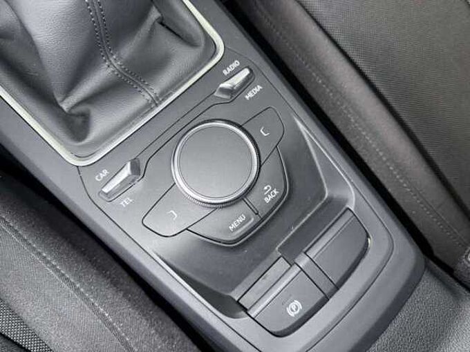 Audi Q2 Q2 30 TFSI Sport Edition Garantie 1 An