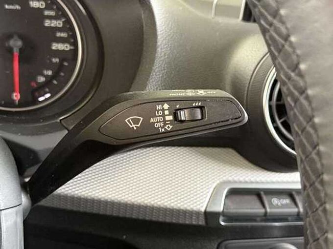 Audi Q2 Q2 30 TFSI Sport Edition Garantie 1 An