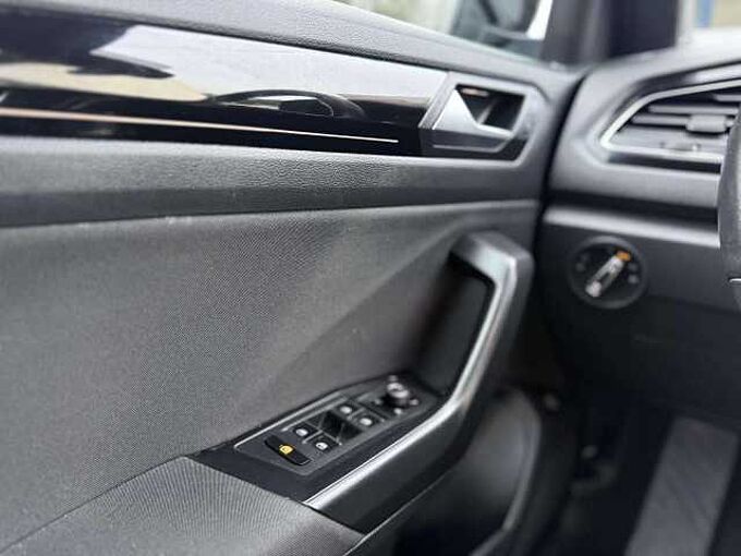 Volkswagen T-Roc 1.5 TSI ACT SPORT *CarPlay*LED*Virtual Cockpit*