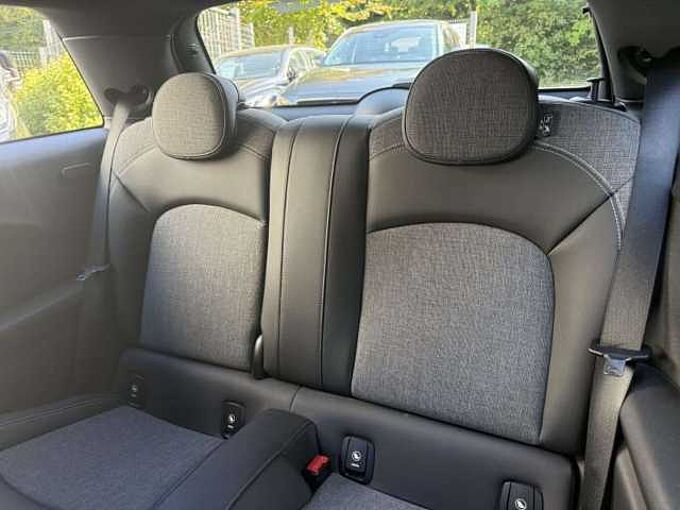 MINI Cooper Cooper D