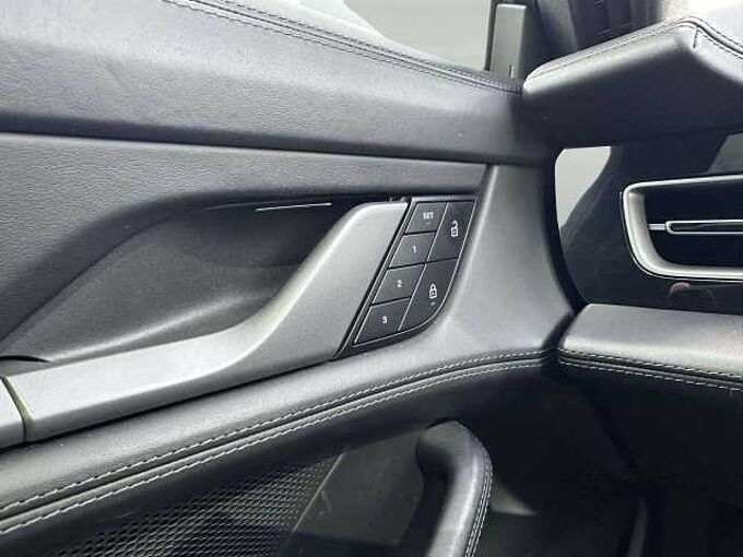 Porsche Taycan Taycan Sport Turismo 93.4 kWh Taycan 4S