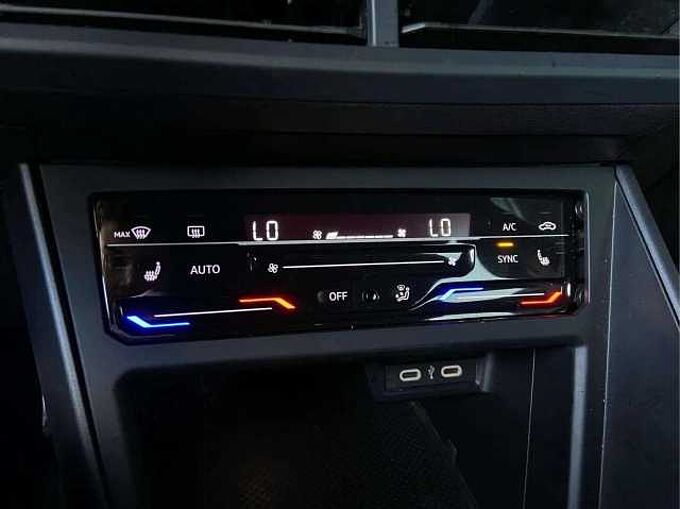 Volkswagen Taigo Taigo 1.0 TSI R-Line * Apple CarPlay * Caméra *