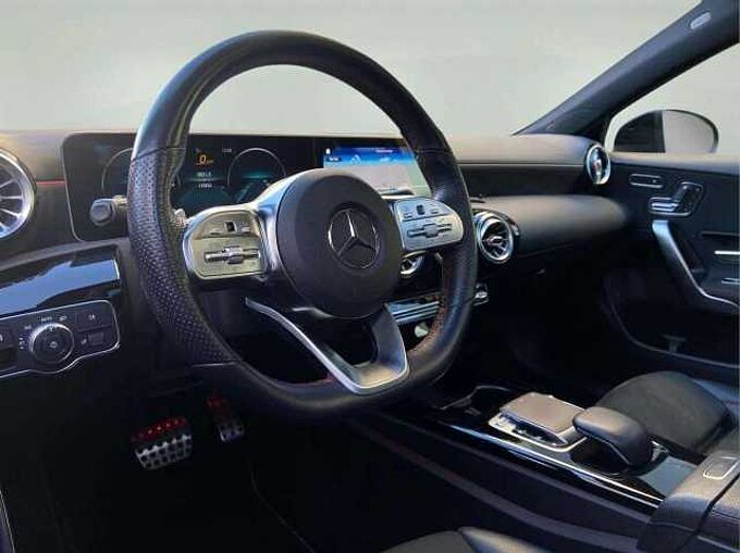 Mercedes-Benz A 180 A 180 d * AMG * Eclairage d'ambiance * CarPlay *