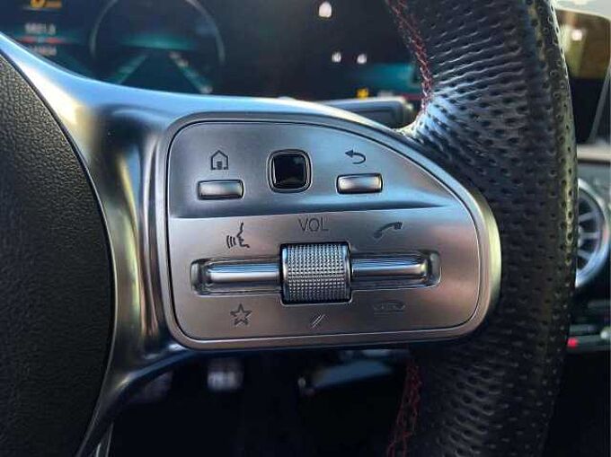 Mercedes-Benz A 180 A 180 d * AMG * Eclairage d'ambiance * CarPlay *