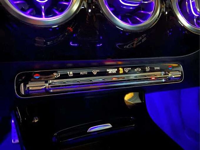 Mercedes-Benz A 180 A 180 d * AMG * Eclairage d'ambiance * CarPlay *