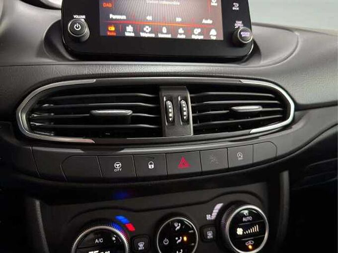 Fiat Tipo Tipo 1.0 T FireFly * Apple CarPlay * Bluetooth *