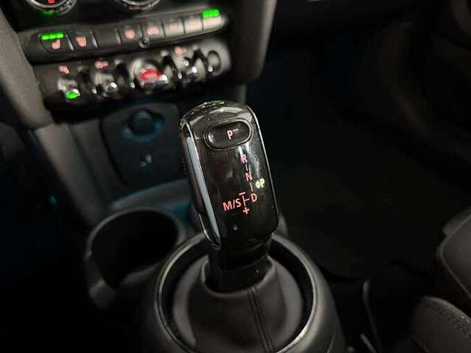 MINI One Mini 1.5 One * Si&egrave;ges chauffants * Navigation *