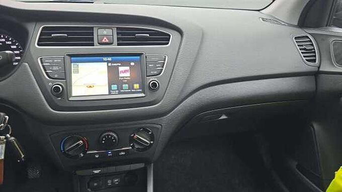 Hyundai i20 i20 1.2i * Techno Pack + * Caméra arrière *