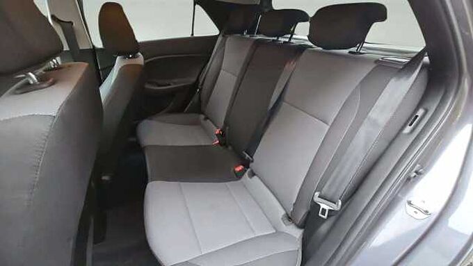 Hyundai i20 i20 1.2i * Techno Pack + * Caméra arrière *