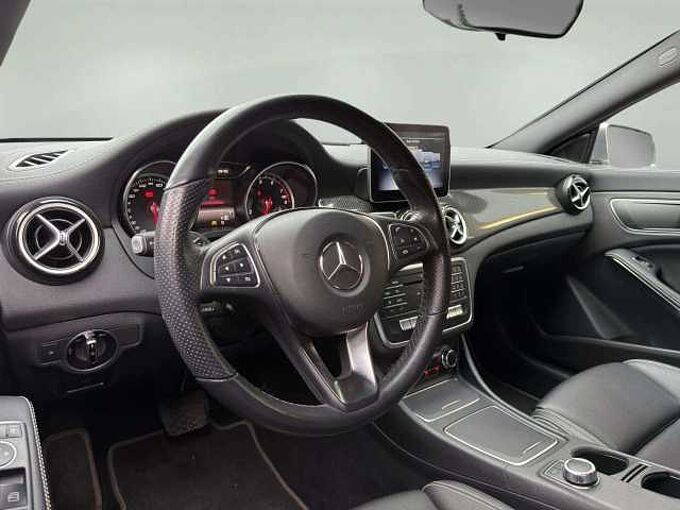 Mercedes-Benz CLA 180 CLA 180 * AMG-Line * Caméra arrière *