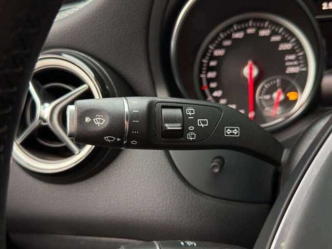 Mercedes-Benz CLA 180 CLA 180 * AMG-Line * Caméra arrière *