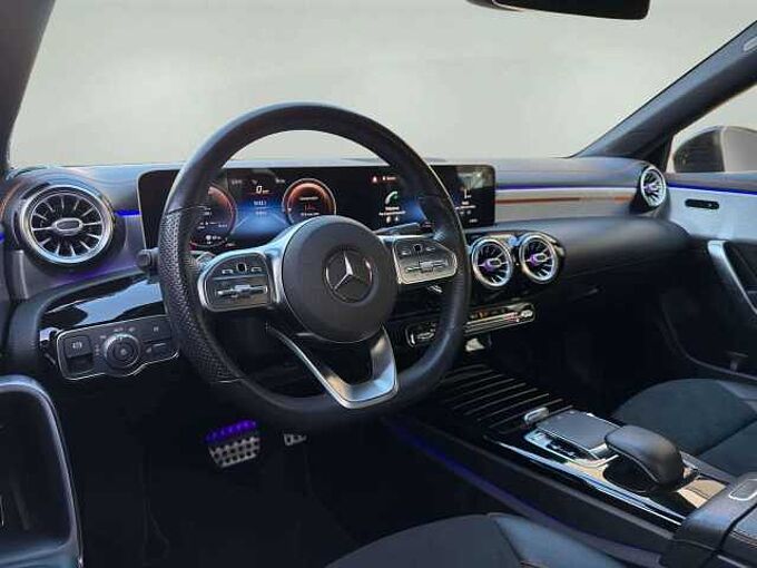 Mercedes-Benz CLA 180 CLA 180 d * Launch edition * VENDU *