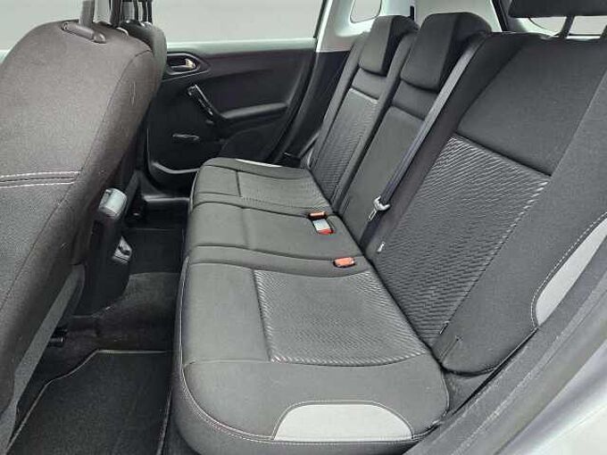Peugeot 2008 2008 1.2i PureTech Access