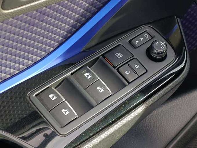 Toyota C-HR 1.2 Turbo 2WD C-Ult CVT * Garantie * GPS * CLIM *