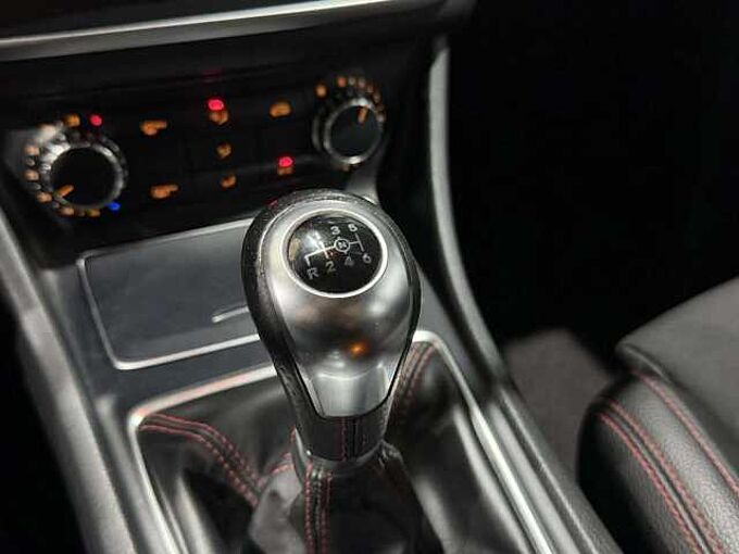 Mercedes-Benz CLA 180 CLA 180 * camera * GPS * Bluetooth *