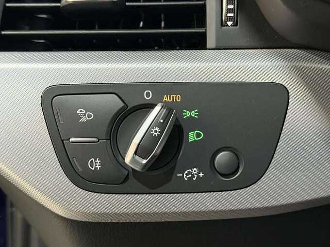 Audi A4 A4 Avant TDI *CARPLAY * GPS * CAMERA *