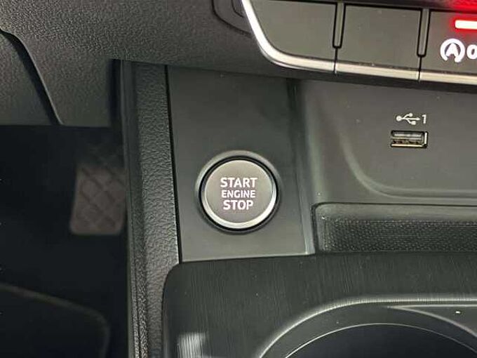 Audi A4 A4 Avant TDI *CARPLAY * GPS * CAMERA *