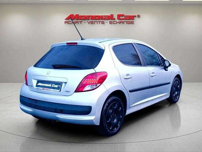 Peugeot 207 1.4 HDi Active * Garantie * Radio/CD *