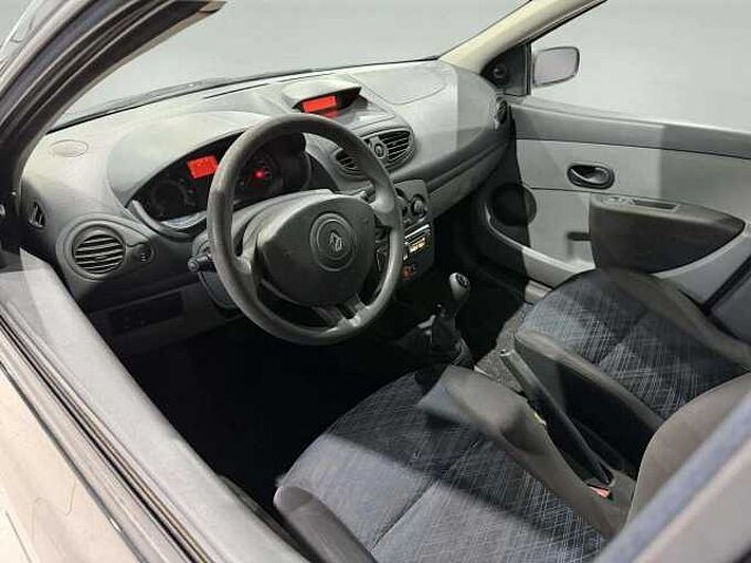 Renault Clio Clio 1.2i 16v Authentique *MP3 * kit hiver *radio*