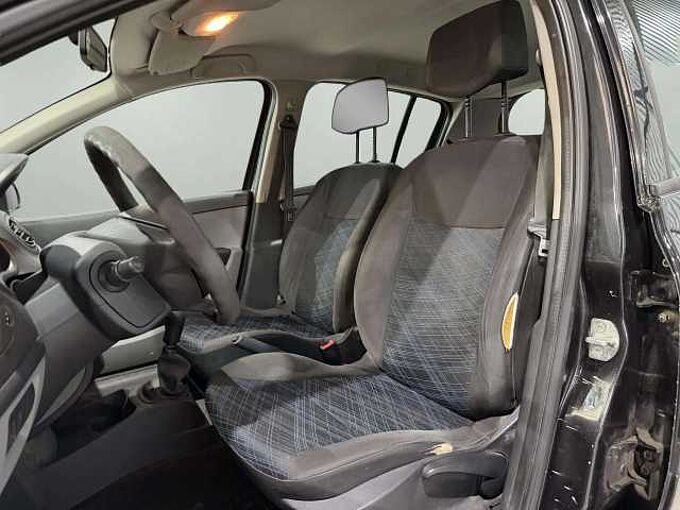 Renault Clio Clio 1.2i 16v Authentique *MP3 * kit hiver *radio*