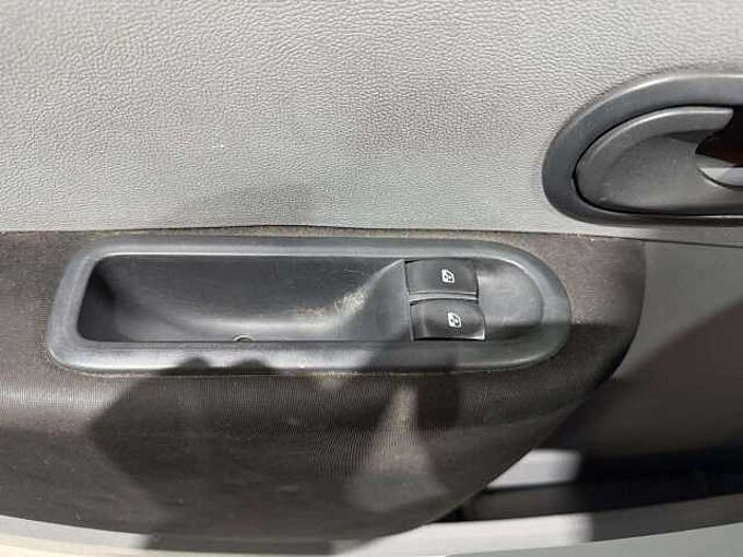 Renault Clio Clio 1.2i 16v Authentique *MP3 * kit hiver *radio*