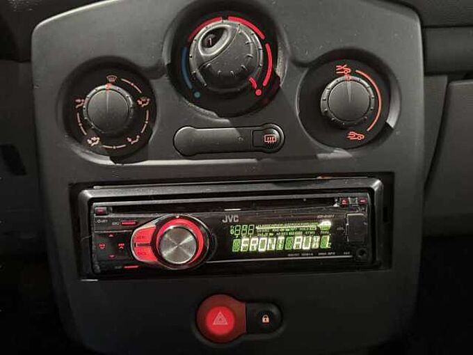 Renault Clio Clio 1.2i 16v Authentique *MP3 * kit hiver *radio*