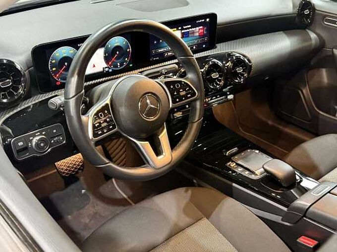 Mercedes-Benz A 180 A 180 d Business Solution