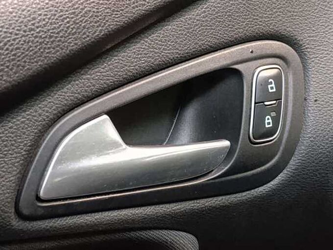 Ford Focus 1.5 TDCi Trend *Garantie * Clim * GPS * Capteurs*