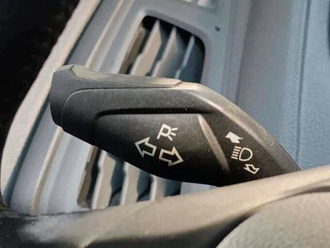 Ford Focus 1.5 TDCi Trend *Garantie * Clim * GPS * Capteurs*