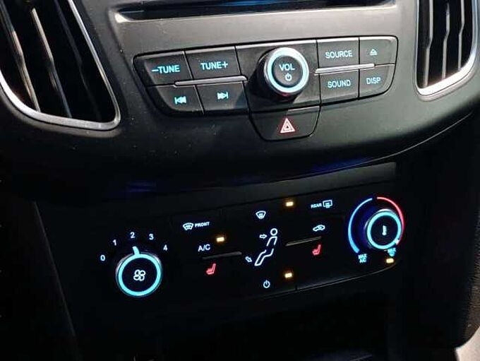 Ford Focus 1.5 TDCi Trend *Garantie * Clim * GPS * Capteurs*