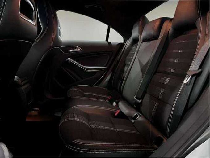 Mercedes-Benz CLA 180 d * Garantie *GPS * Cam&eacute;ra * Clim * Bluetooth*