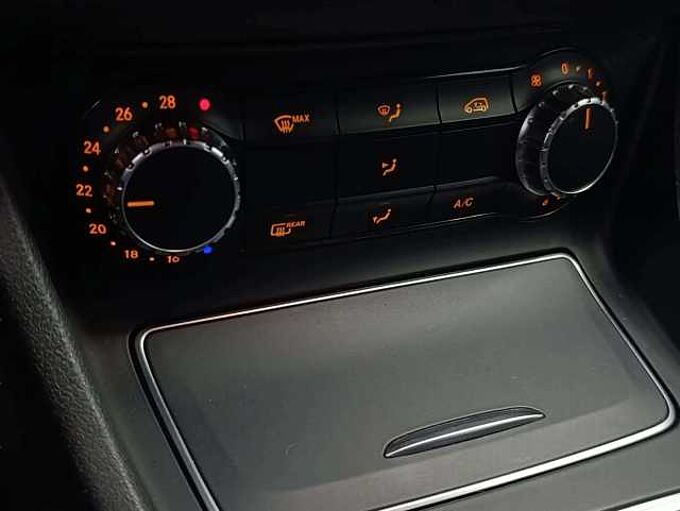 Mercedes-Benz CLA 180 d * Garantie *GPS * Cam&eacute;ra * Clim * Bluetooth*