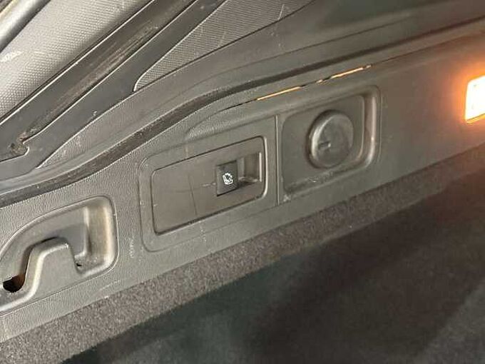 Opel Insignia Insignia Sports Tourer 1.6 CDTI OPC LINE *CARPLAY