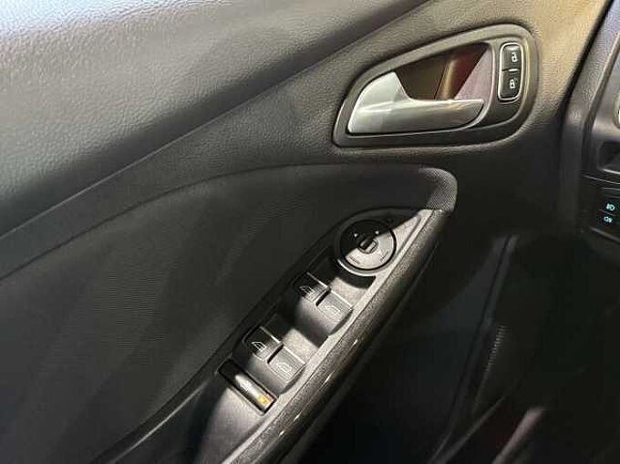 Ford Focus Titanium 1.5 TDCi 120 S * Automatique * GPS *