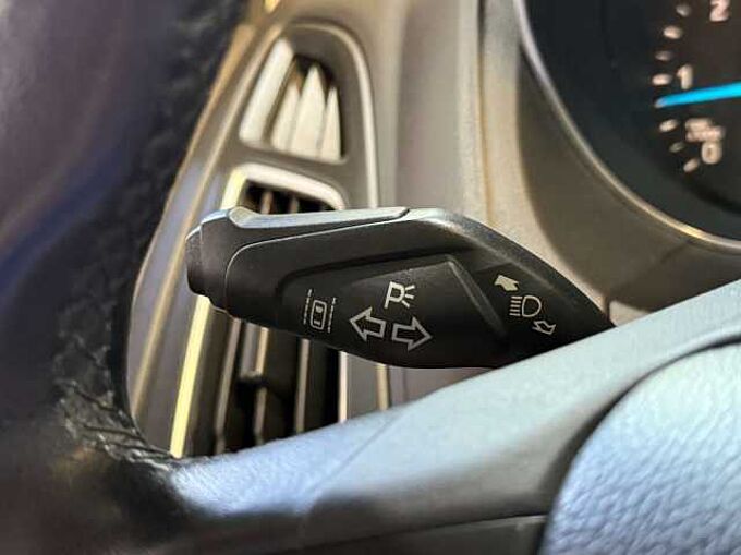 Ford Focus Titanium 1.5 TDCi 120 S * Automatique * GPS *