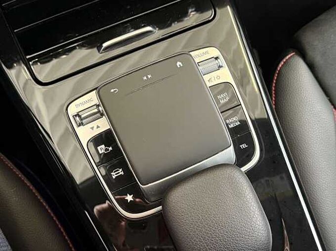 Mercedes-Benz A 180 A 180 d Business Solution AMG * Caméra *Carplay