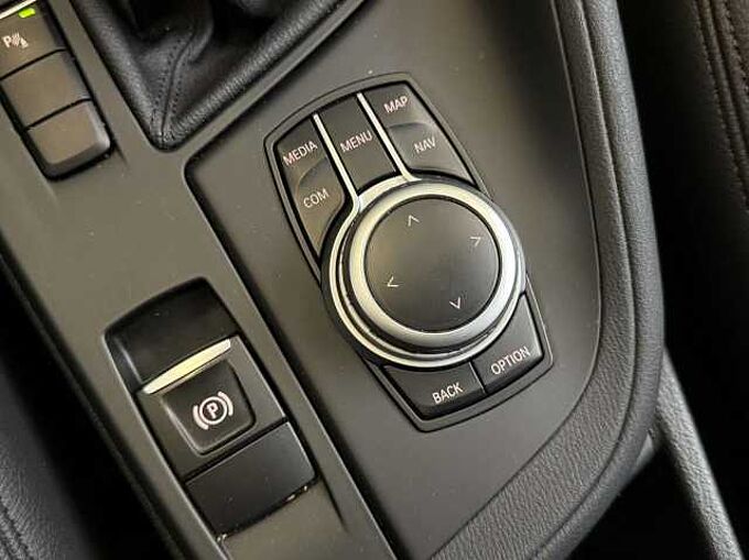 BMW X1 X1 1.5i sDrive18 OPF * Sièges chauff * Garantie