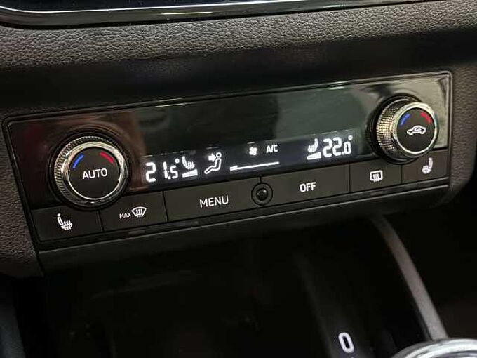 SKODA Kamiq Kamiq 1.0 TSI Ambition * CARPLAY * Toit pano *