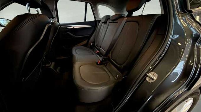 BMW X1 X1 sDrive16d Aut. * GPS * Aides Conduite *Garantie