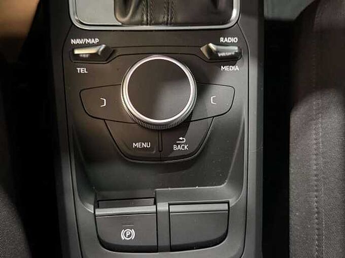 Audi Q2 Q2 30 TFSI Design S tronic * Automatique * GPS *