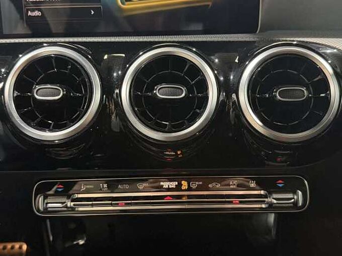 Mercedes-Benz CLA 180 CLA 180 Business Solution * Cam&eacute;ra * Carplay *