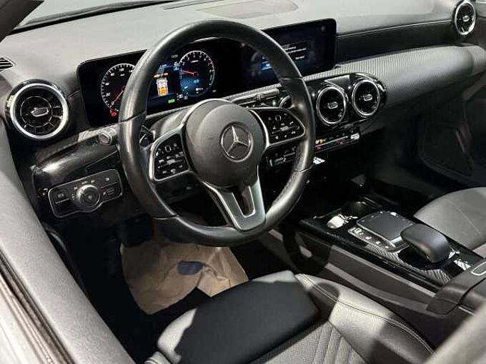 Mercedes-Benz A 250 A 250 e PHEV Business Line * Cam&eacute;ra * GPS *